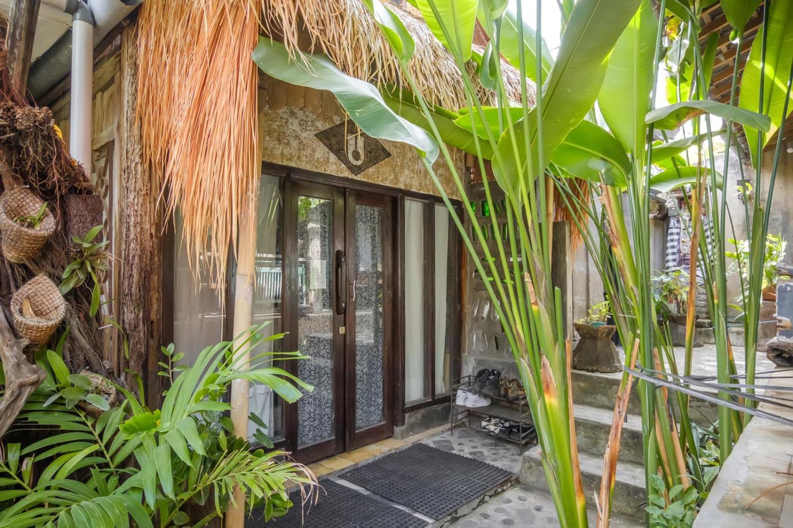 Twospaces Living At Wave And Chill House, Canggu Extérieur photo