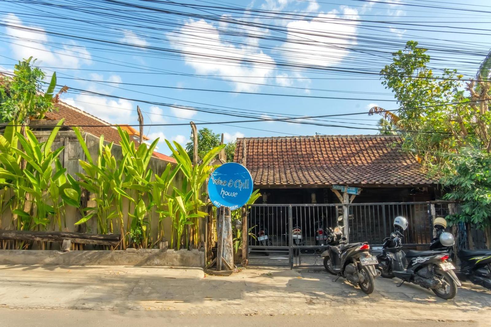Twospaces Living At Wave And Chill House, Canggu Extérieur photo