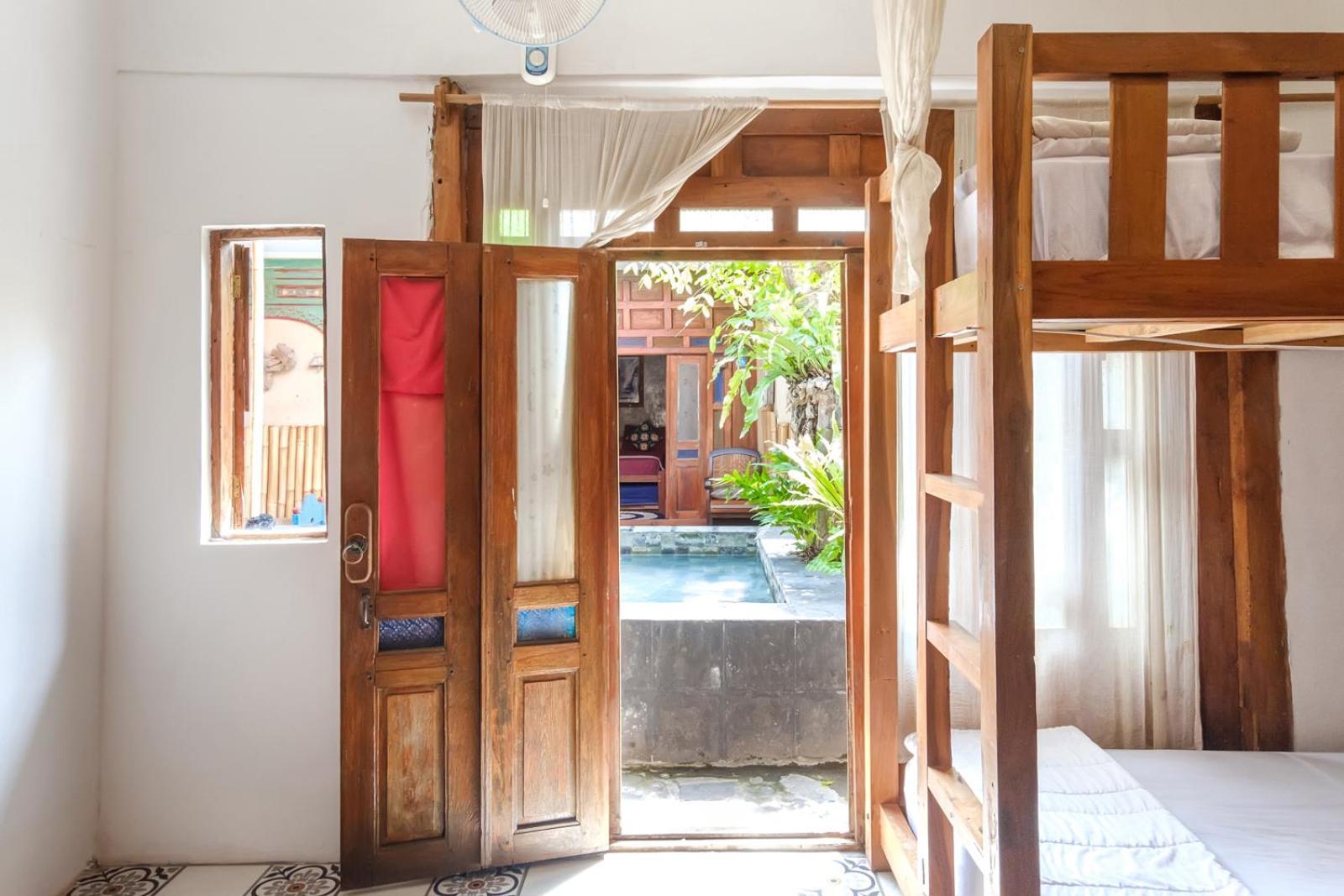 Twospaces Living At Wave And Chill House, Canggu Extérieur photo
